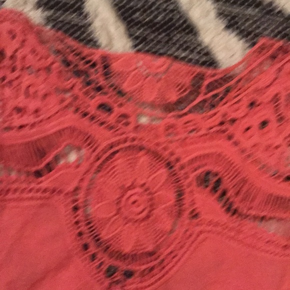 Laced top, elegant - Picture 6 of 7